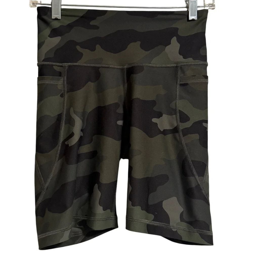 Old Navy Active Womens Camo High Waisted Biker Shorts Go-Dry Green Small